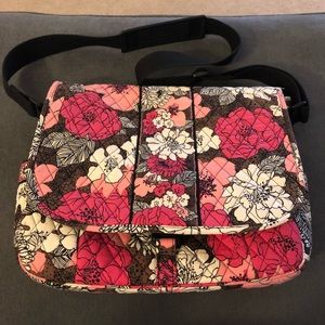 EUC Vera Bradley Messenger Bag